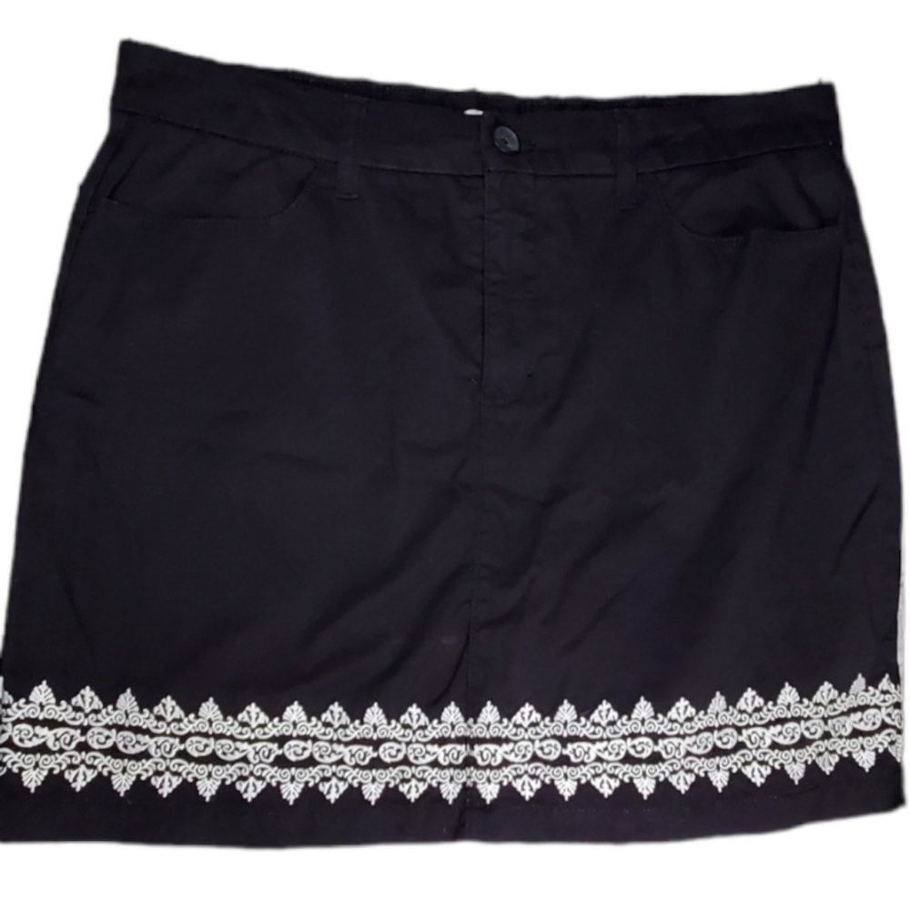 CROFT & BARROW embroidered skort 16